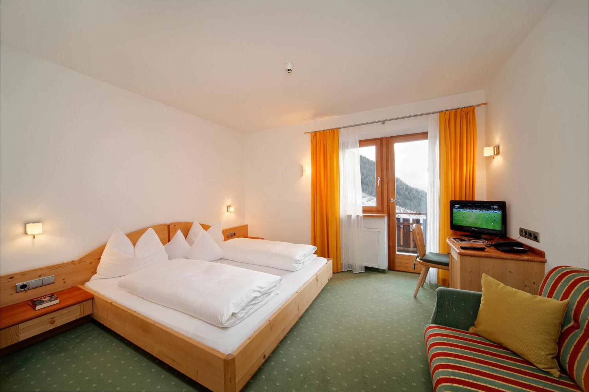 Hotel Ultnerhof Santa Gertrude Exteriör bild