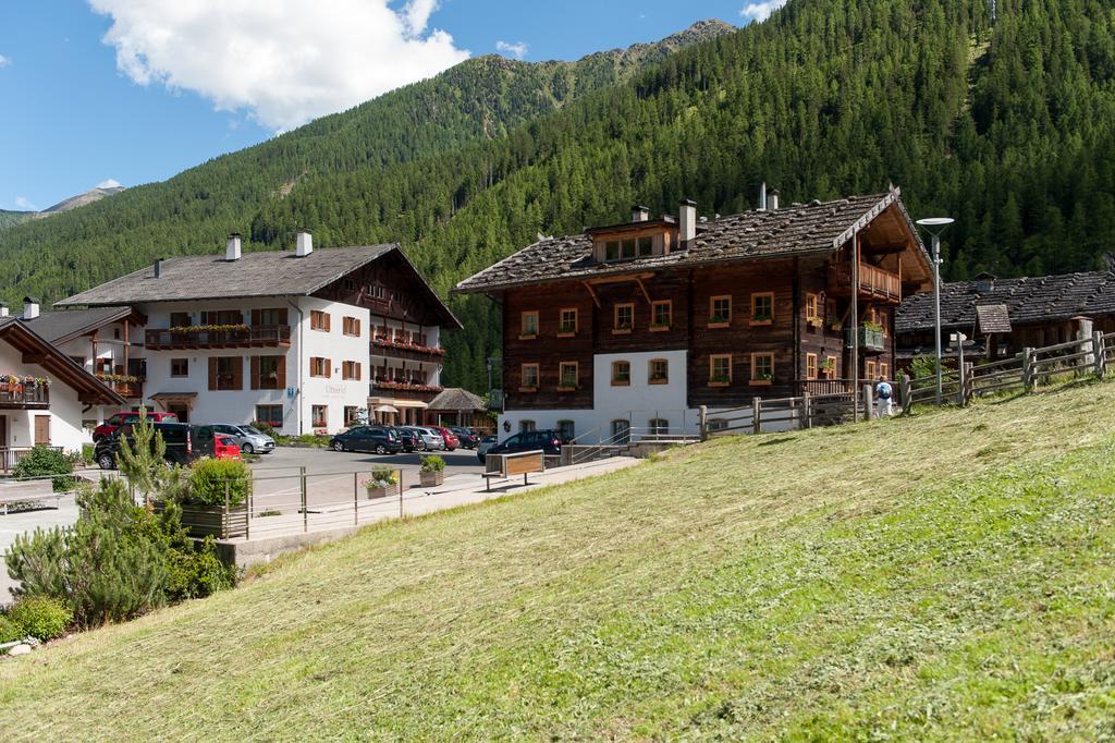 Hotel Ultnerhof Santa Gertrude Exteriör bild
